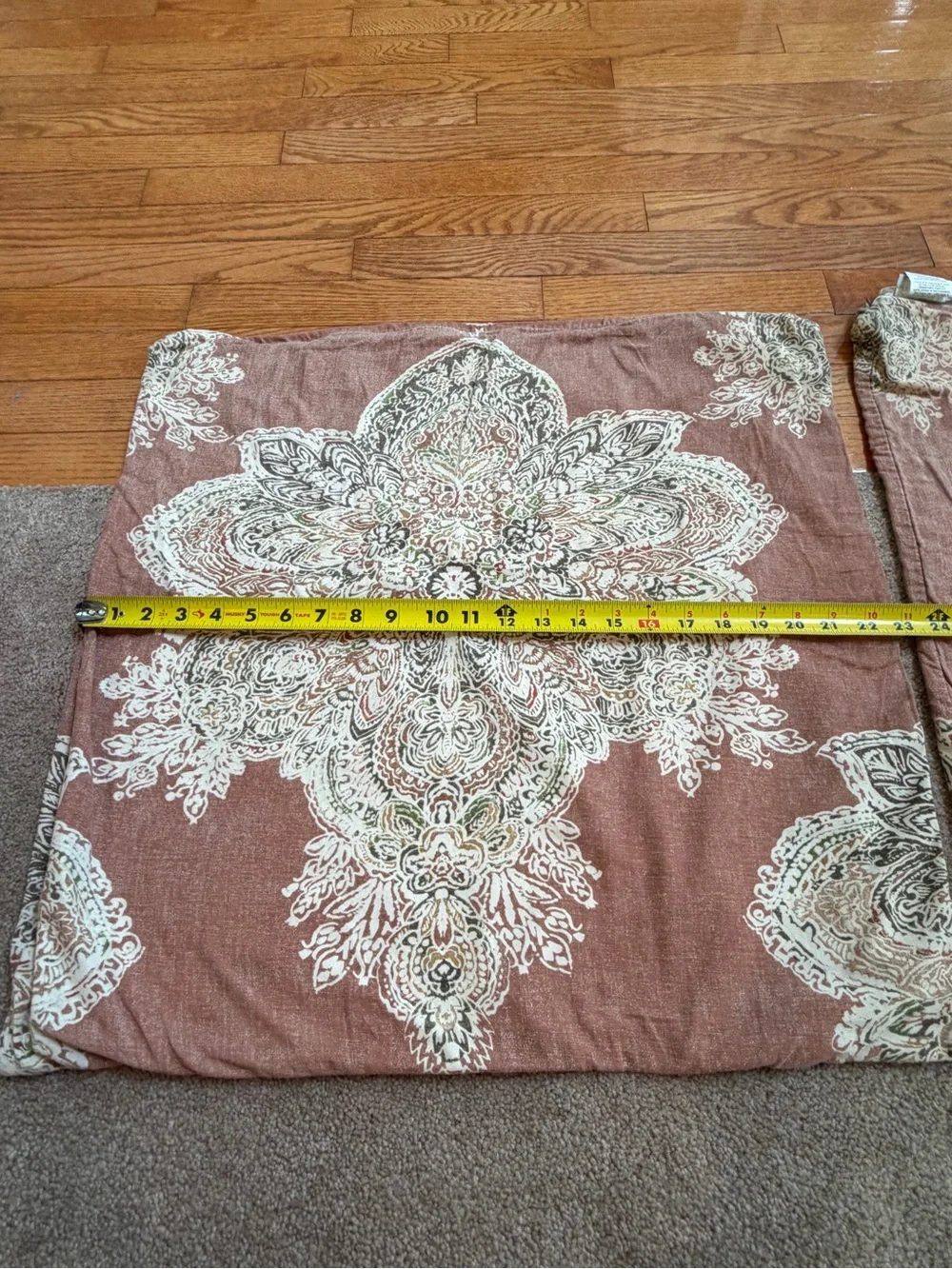 Set of 2 pottery barn 24 x 24 square pillow covers rust orange medallion zip